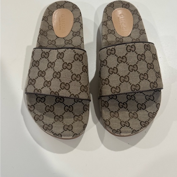 Like new Gucci slides size 46 men’s 12 - Picture 1 of 6